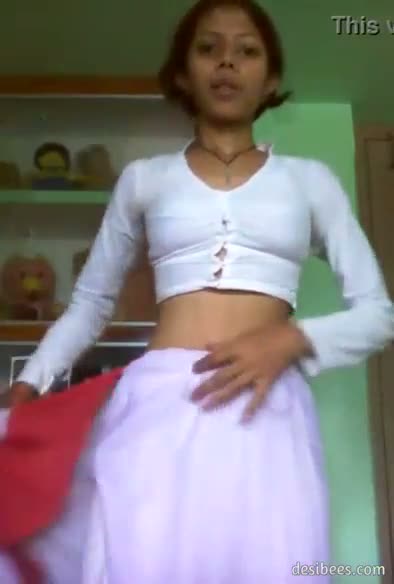 Amateur teen girl strips off on video chat for her lover