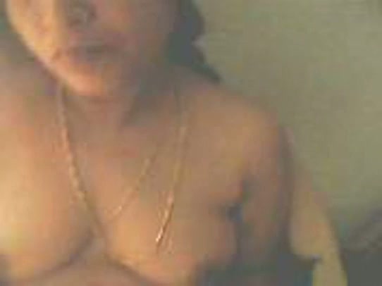 Beautiful house wife satisfies husband with a nice blowjob